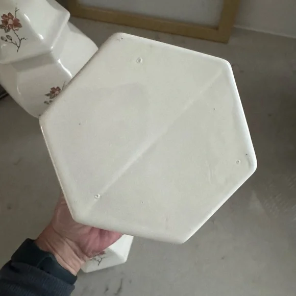 Vintage Ginger Jar Florals/Cream with Lid Set of 2 - Picture 8 of 9